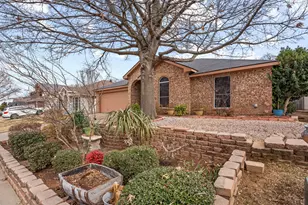 1029 Hidden Lake Dr, Burleson, TX 76028 - Photo 3