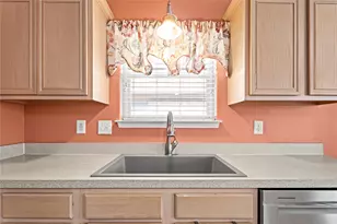 1029 Hidden Lake Dr, Burleson, TX 76028 - Photo 11