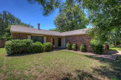 7801 Summerglen Road, Fort Worth, TX 76133 - Photo 5