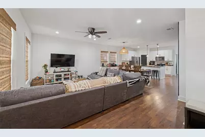 318 W Willingham Street, Cleburne, TX 76033 - Photo 31