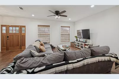 318 W Willingham Street, Cleburne, TX 76033 - Photo 27