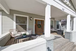 318 W Willingham St, Cleburne, TX 76033 - Photo 1