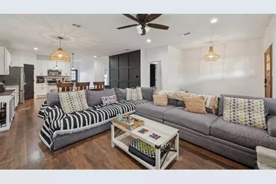 318 W Willingham Street, Cleburne, TX 76033 - Photo 29