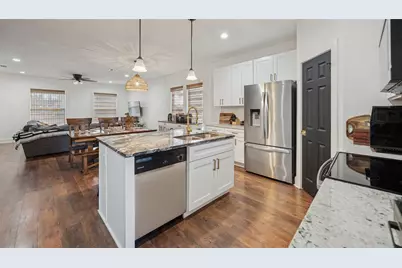 318 W Willingham Street, Cleburne, TX 76033 - Photo 23