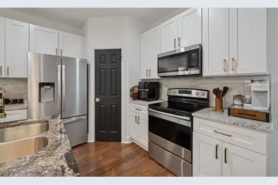 318 W Willingham Street, Cleburne, TX 76033 - Photo 21