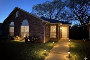 1707 Tina Marie Rd, Arlington, TX 76012 - Photo 15