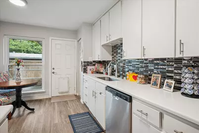 13641 Flagstone Lane, Dallas, TX 75240 - Photo 15