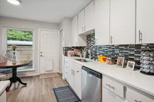 13641 Flagstone Ln, Dallas, TX 75240 - Photo 15