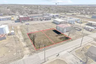 401 Grayson St, Pottsboro, TX 75076 - Photo 1