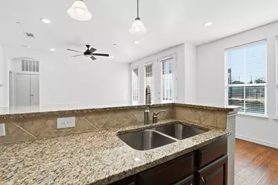 950 Henderson Street #1214, Fort Worth, TX 76102 - Photo 5