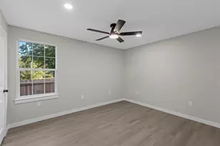 1105 N 11th St, Waco, TX 76707 - Photo 9