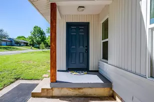 1220 S Brazos St, Weatherford, TX 76086 - Photo 9