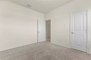 5313 Creek Hill Ln, Fort Worth, TX 76179 - Photo 5