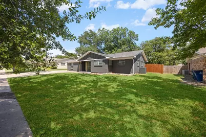 2410 Linda Drive, Ennis, TX 75119 - Photo 3