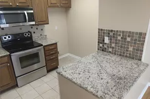 2101 Rainbow Dr, Arlington, TX 76011 - Photo 5