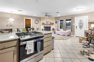 2318 Poco Ct, Granbury, TX 76048 - Photo 5