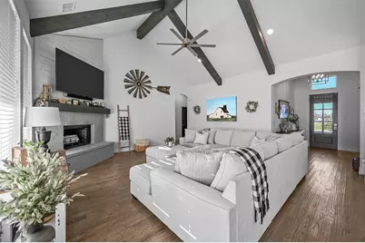 129 Southern Court, Springtown, TX 76082 - Photo 3