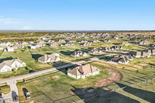 129 Southern Ct, Springtown, TX 76082 - Photo 35