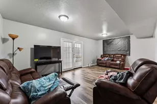 2401 Doreen St, Grand Prairie, TX 75050 - Photo 13