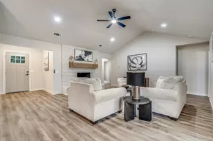 229 Lansford Dr, Benbrook, TX 76126 - Photo 3