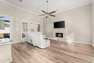 305 Parkwood Dr, Little Elm, TX 75068 - Photo 5