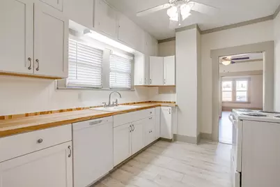 911 W Chambers Street, Cleburne, TX 76033 - Photo 17