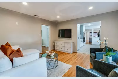 9702 Lakemont Drive, Dallas, TX 75220 - Photo 9