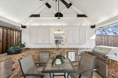 907 S Robinson Street, Cleburne, TX 76031 - Photo 35