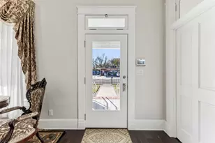 907 S Robinson St, Cleburne, TX 76031 - Photo 3