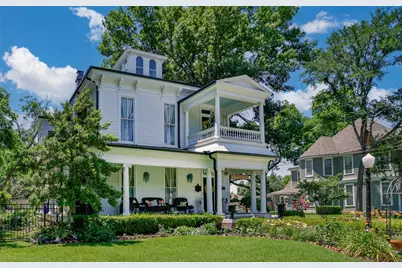 319 S Denton Street, Gainesville, TX 76240 - Photo 1