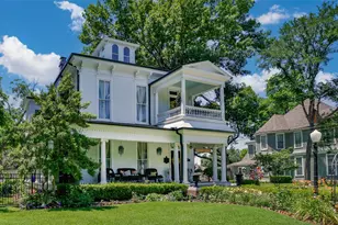 319 S Denton St, Gainesville, TX 76240 - Photo 1