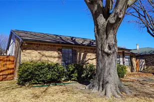 2115 Chatsworth Rd, Carrollton, TX 75007 - Photo 3