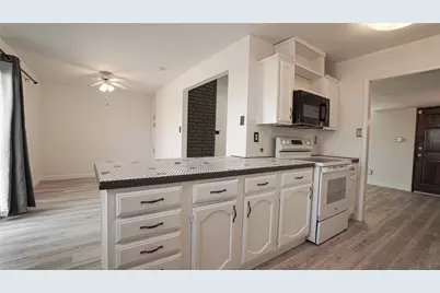 2115 Chatsworth Road, Carrollton, TX 75007 - Photo 11