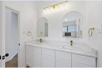 1541 Sunswept Terrace, Lewisville, TX 75077 - Photo 33