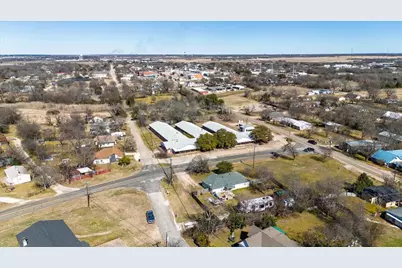 203 W Lee Avenue, Whitney, TX 76692 - Photo 9