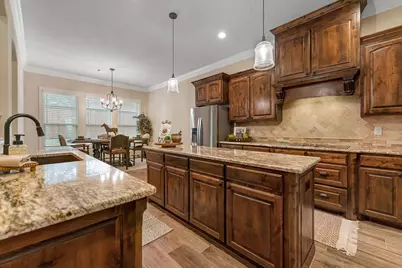 1300 Highland Park Circle, Granbury, TX 76048 - Photo 7