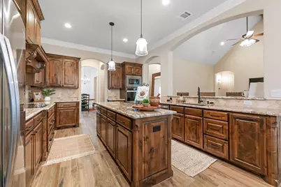 1300 Highland Park Circle, Granbury, TX 76048 - Photo 11