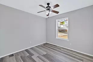 111 Lorie St, Alvarado, TX 76009 - Photo 11