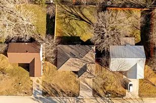 111 Lorie St, Alvarado, TX 76009 - Photo 25