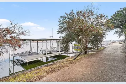 7006 Stone Bluff Court, Granbury, TX 76048 - Photo 37