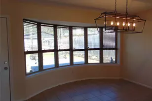 10835 Hayfield Dr, Dallas, TX 75238 - Photo 17