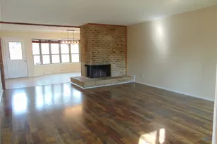 10835 Hayfield Dr, Dallas, TX 75238 - Photo 3