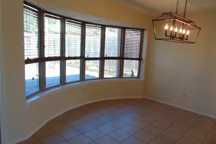 10835 Hayfield Dr, Dallas, TX 75238 - Photo 5
