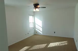 10835 Hayfield Dr, Dallas, TX 75238 - Photo 13