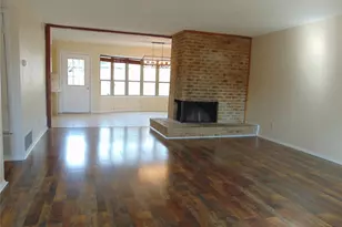 10835 Hayfield Dr, Dallas, TX 75238 - Photo 5