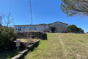 8452 Hill Top Dr, Cleburne, TX 76033 - Photo 5