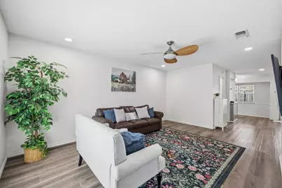 907 Roaring Springs Road, Fort Worth, TX 76114 - Photo 7