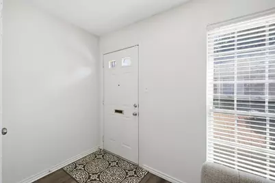 907 Roaring Springs Road, Fort Worth, TX 76114 - Photo 5