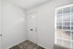 907 Roaring Springs Rd, Fort Worth, TX 76114 - Photo 5