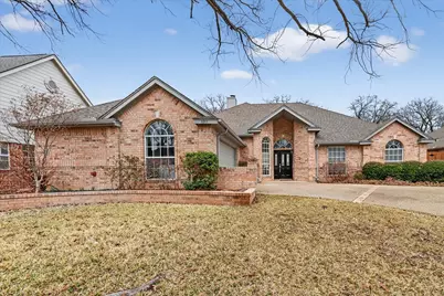 3211 Summergrove Drive, Arlington, TX 76001 - Photo 1